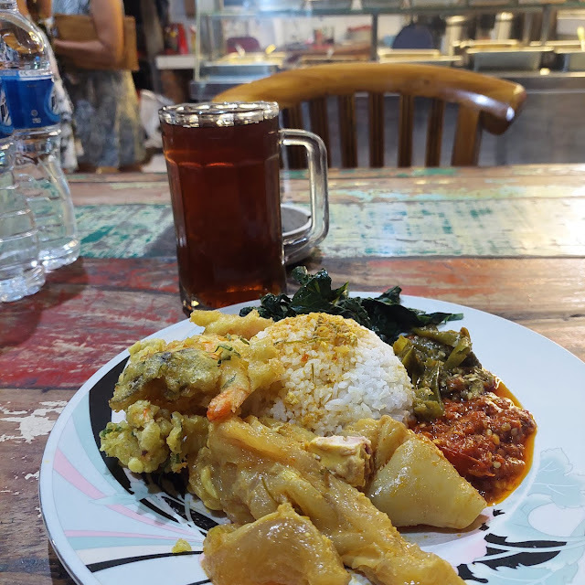 Telor Dadar Tahu Tempe
