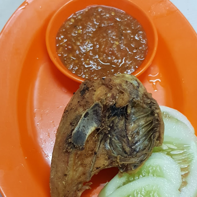 Sambal Lepung Dan Ayam Goreng