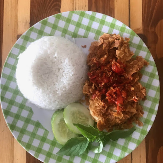 Ayam Geprek Nasi