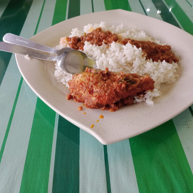 Nasi Ayam Rendang