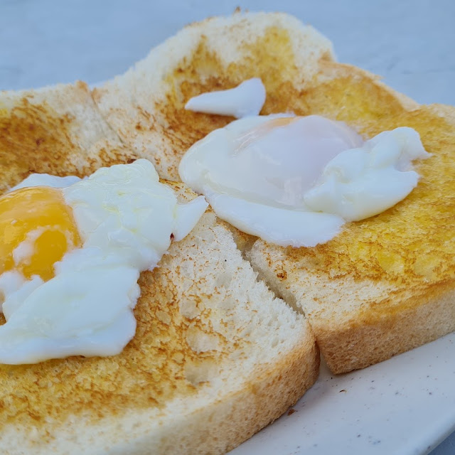 Roti Bakar Telur Goyang