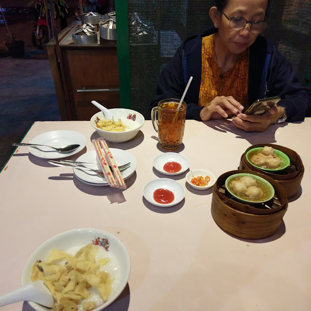 Rice Pooridge and Prawn Dumplings