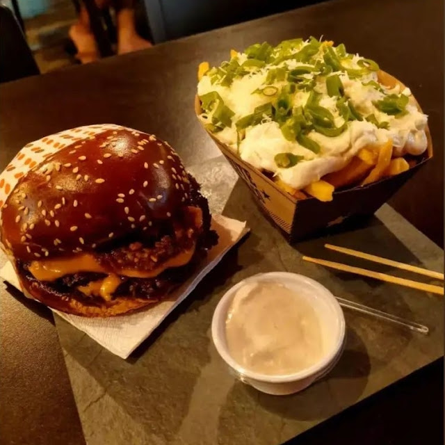 Hamburguer Com Batatas