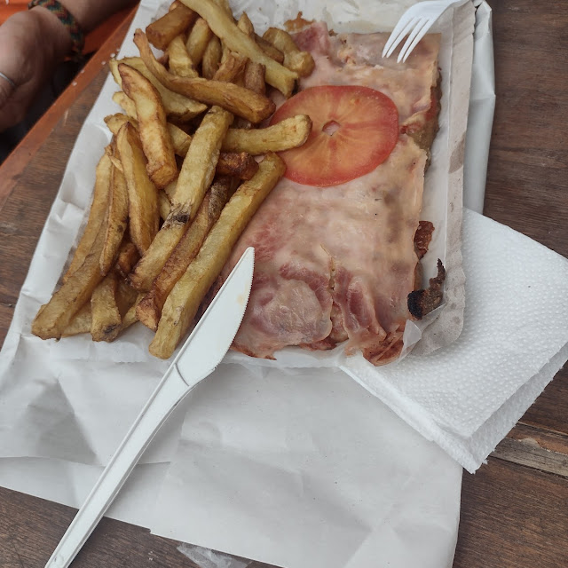 Milanesas Napolitanas Con Fritas Al Plato