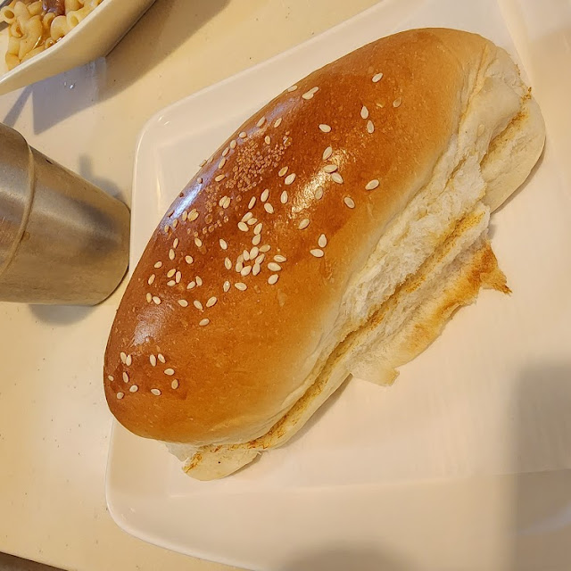 鮮牛肉豬仔飽 檸檬茶