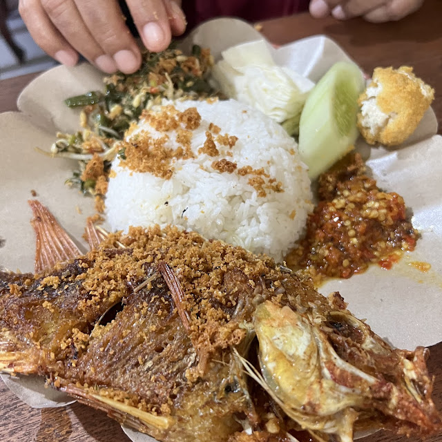 Nasi Ikan Nila Goreng Kremes