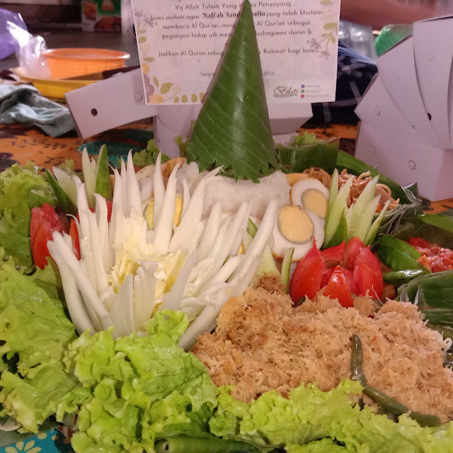 Nasi Tumpeng Gudangan