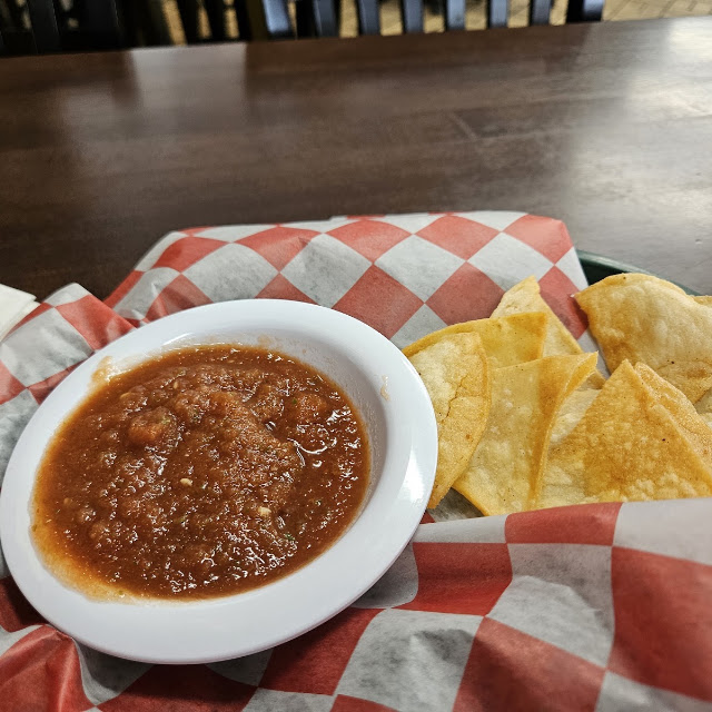 Rustic Chili with Tortilla Chips