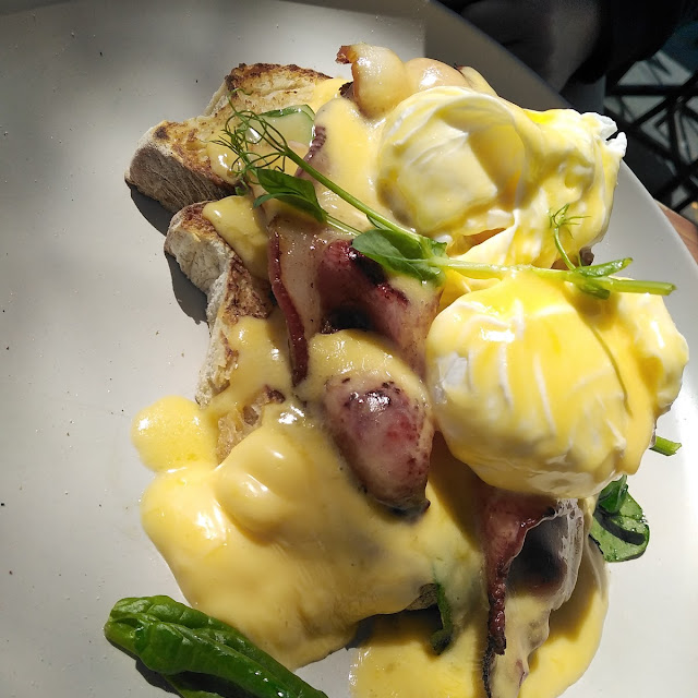 Eggs Benedict