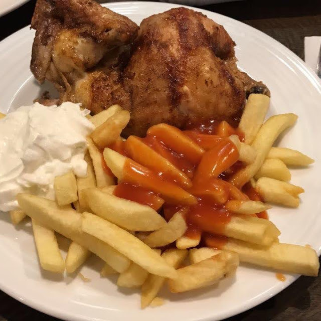 Halbes Hähnchen Mit Pommes