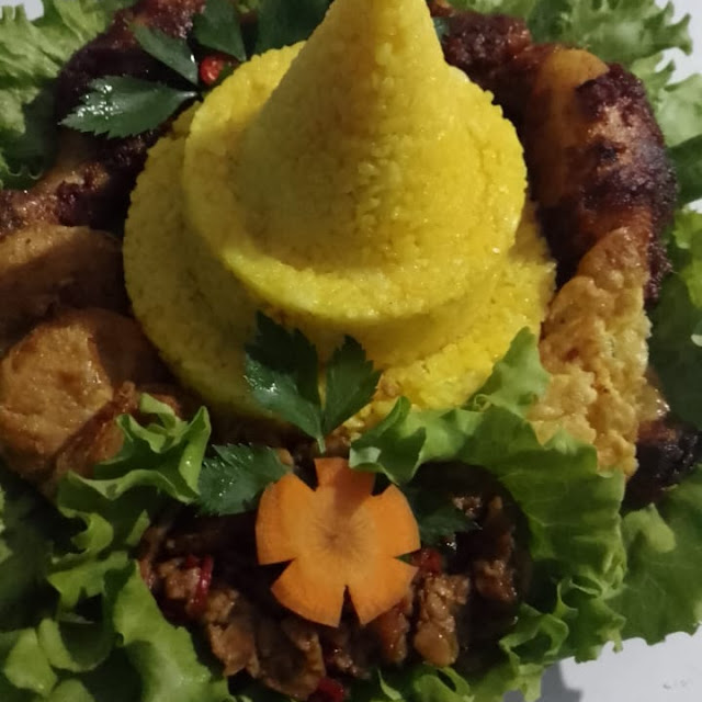 Tumpeng Nasi Kuning