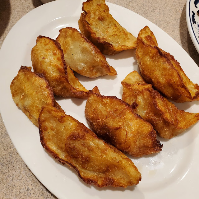 군만두 Fried Dumpling