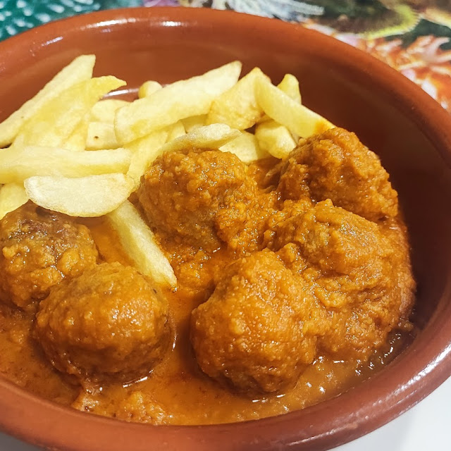 Albóndigas Con Tomate Casero