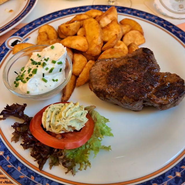 200g Filet Steak Mit Potato Wedges