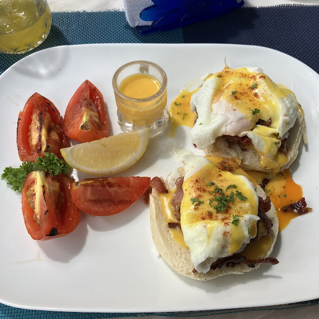 Eggs Benedict