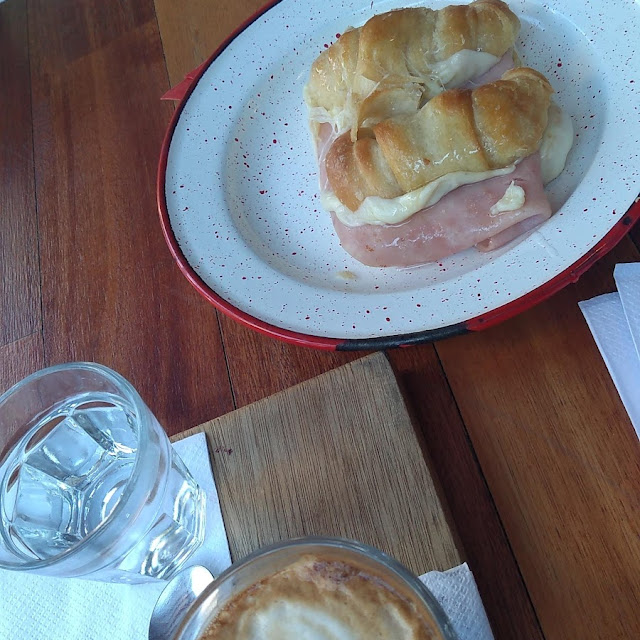 Medialunas Con Jamón Y Queso