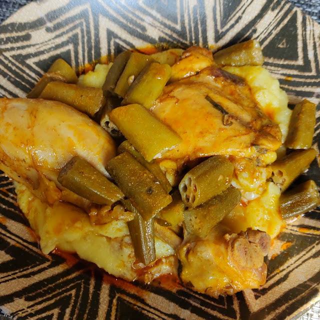 Frango Com Quiabo E Polenta Mole