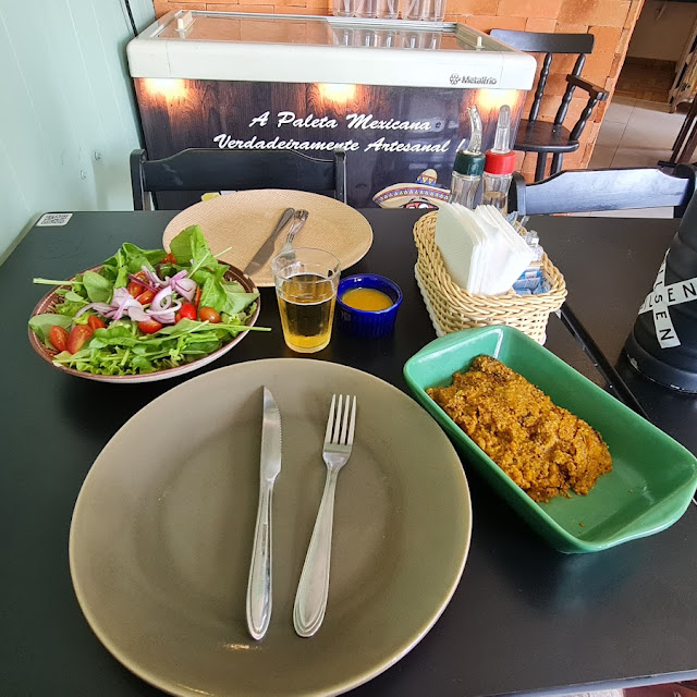 Kibe de Abóbora Com Salada