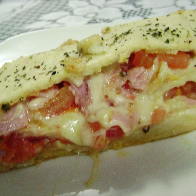 Calzone de Abacaxi Com Bacon Quem Prova Nunca Esquece