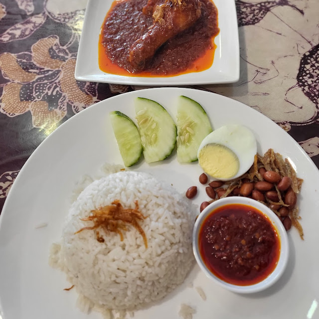 Nasi Ayam Lemak Merah