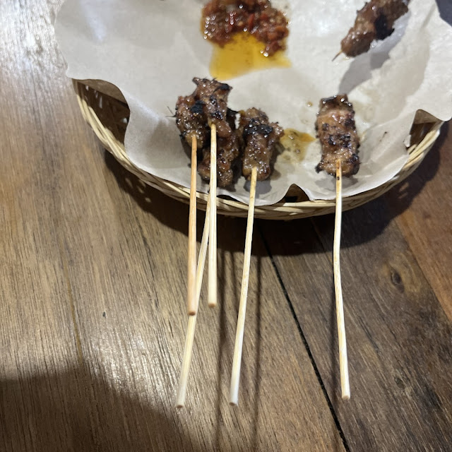 Sate Babi Bali Tipat