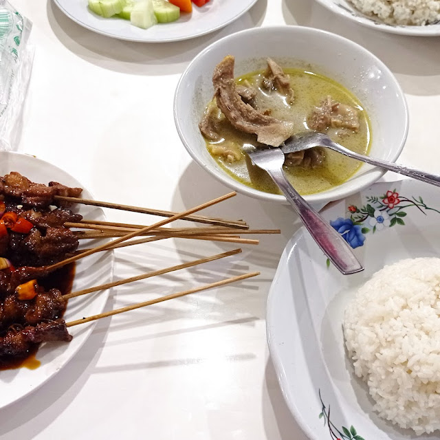 Sate Bebek Dan Gulai Bebej