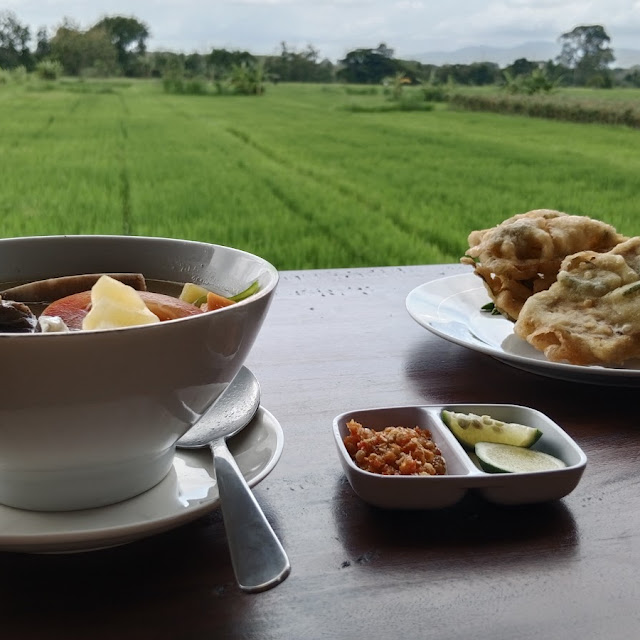 Sop IGA Sapi Dan Tempe Mendoan