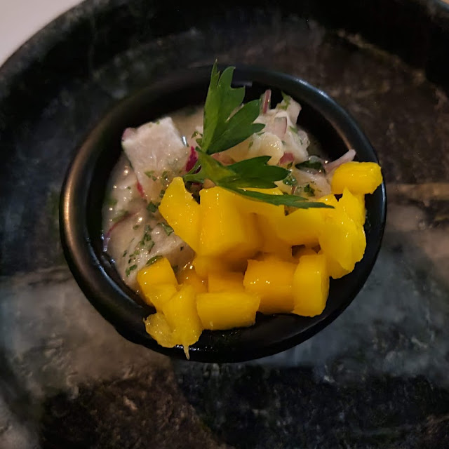 Ceviche de Pescado Com Manga E Redução de Maracujá Com Pimenta