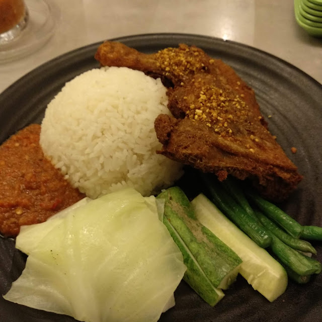 Nasi Ayam Penyet