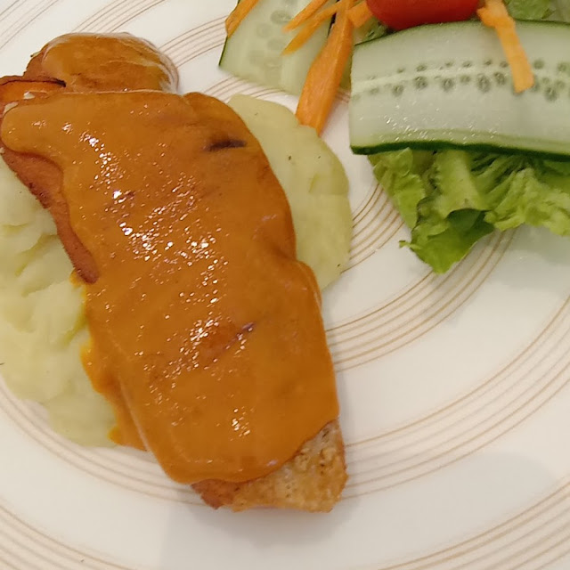 Deep Fried Wonton Salmon