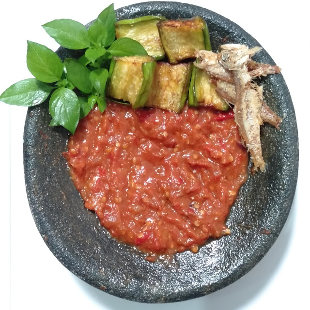 Sambel Komplit Rp 4 000