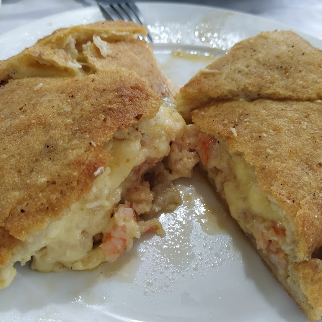Tortilla de Ajo Con Camarones Y Queso