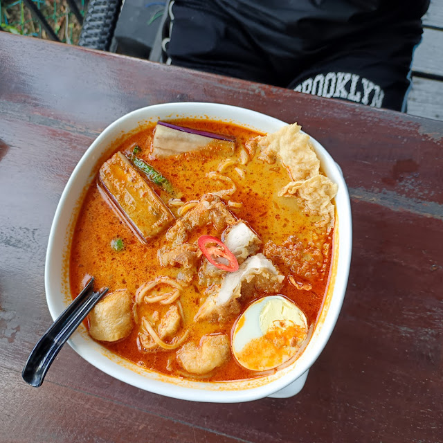 Curry Laksa Wantan Noodle Chicken Steak