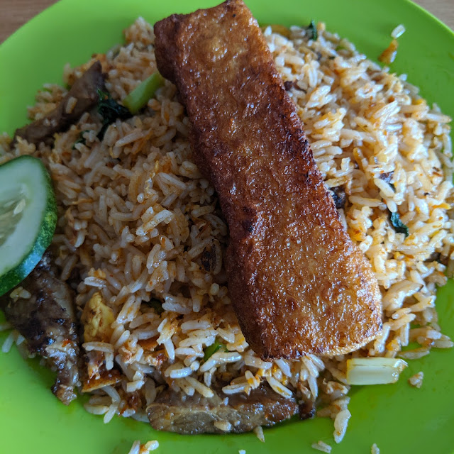 Nasi Goreng Daging with Fish Cake