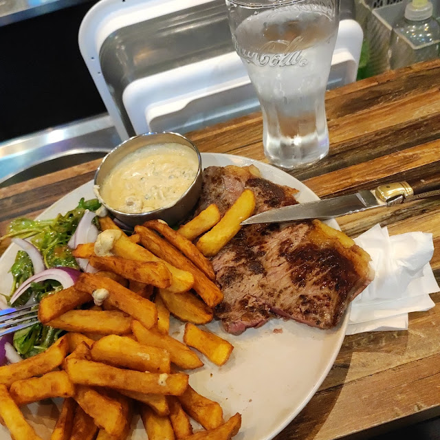 Steak Frites Salade