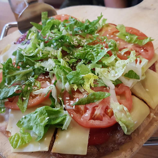 Angus Burger Pizza