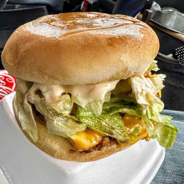 Shepard’S Deluxe Burger