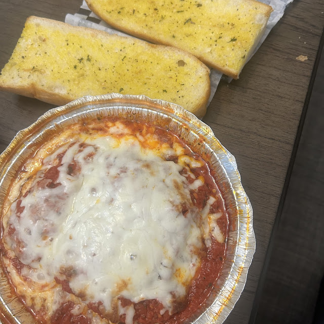 Beef Lasagna Garlic Bread Drink