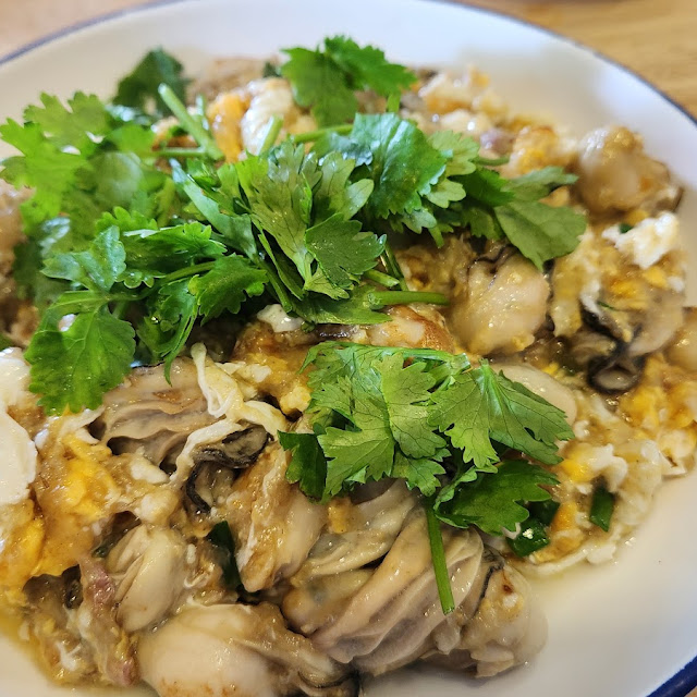 Fried Oysters with Omelette
