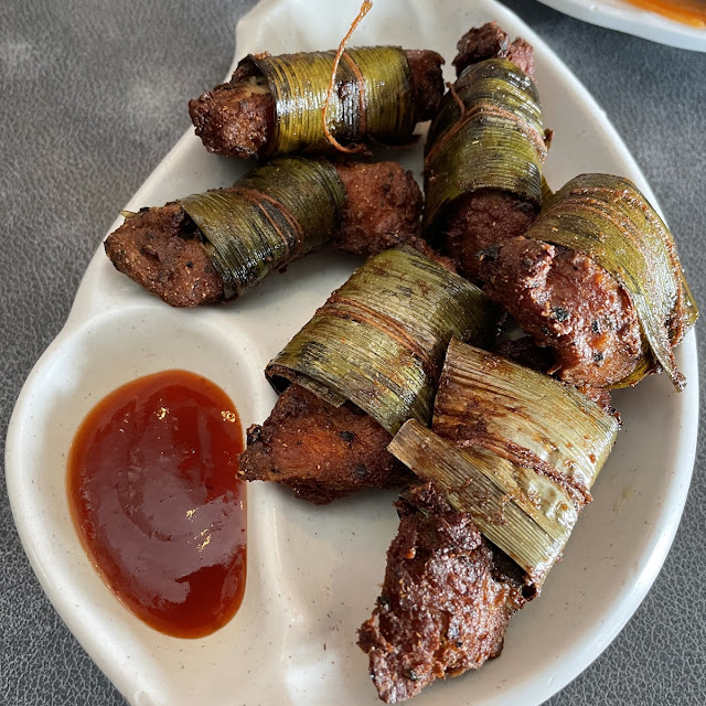 Ayamg Goreng Bungkus Daun Pandan