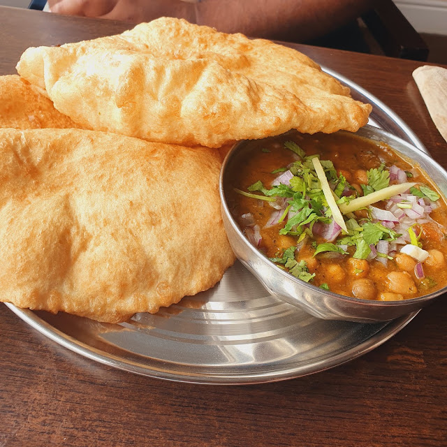 Chola Bhatura