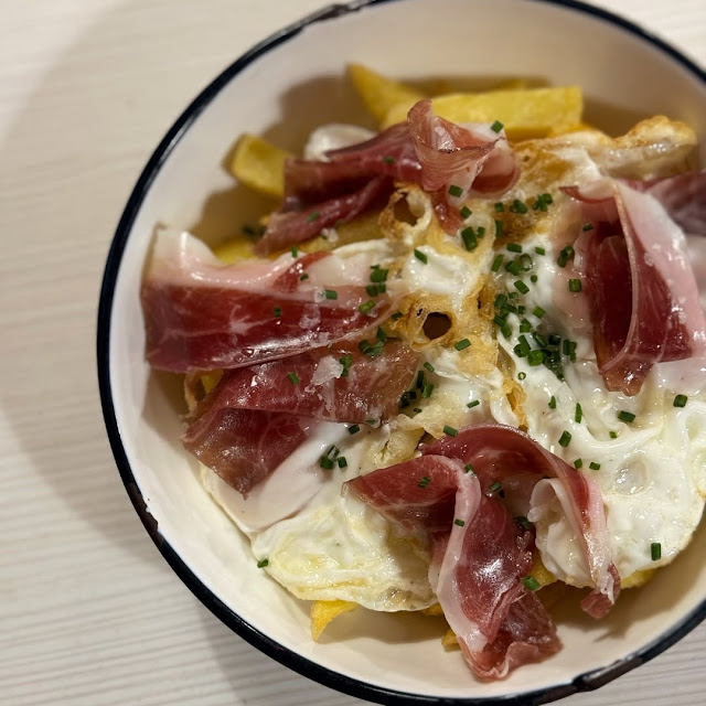 Huevos Rotos Con Paleta Ibérica