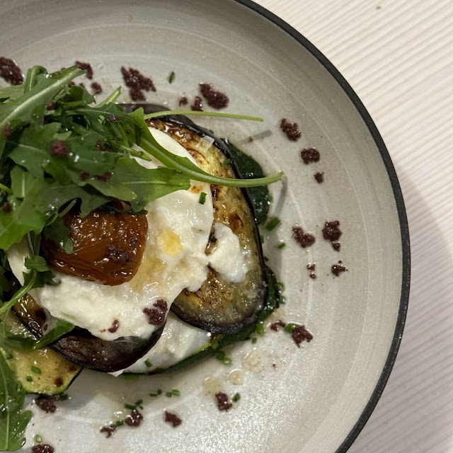 Burrata Con Tomate Pesto Y Pistachos
