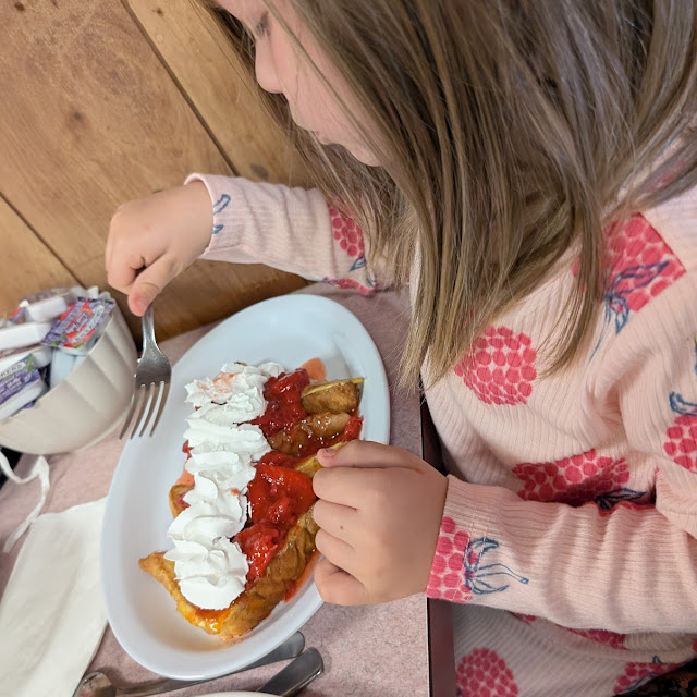 Freedom Toast w Strawberries & Cream