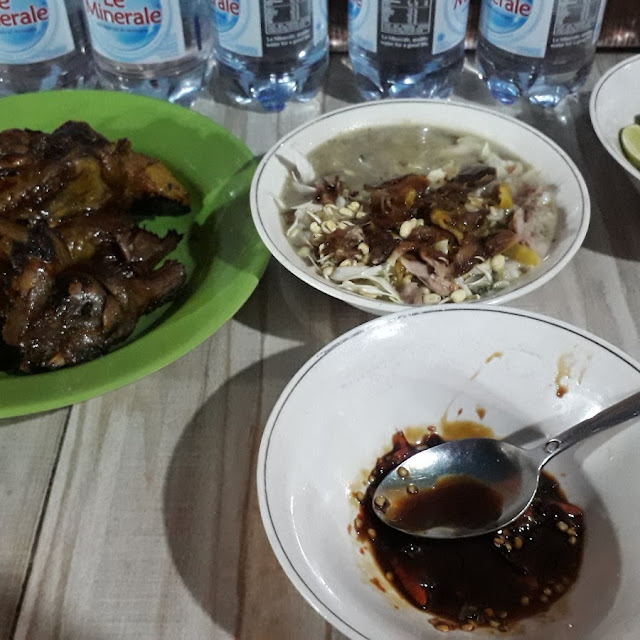 Soto Ayam Kepala & Uritan Ayam Bakar