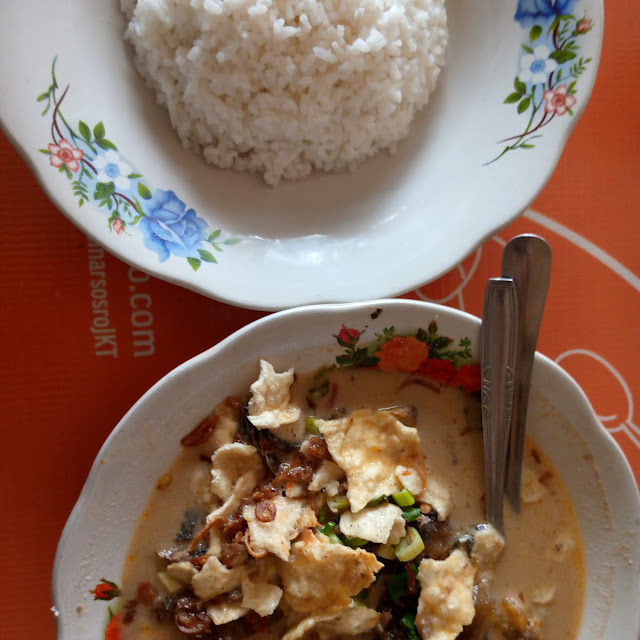 Soto Betawi Campur Daging Kikil