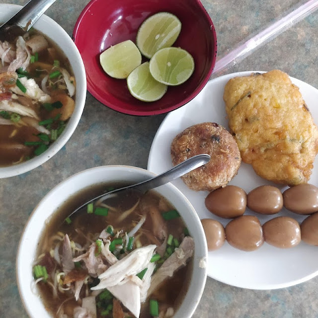 Soto Kudus Ayam Campur