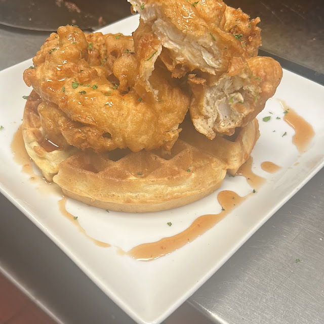 Crispy Chicken & Waffle