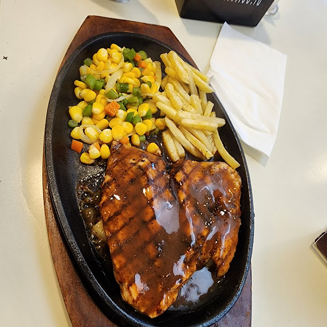 Sirloin Steak Mashed Potatoes and Gravy