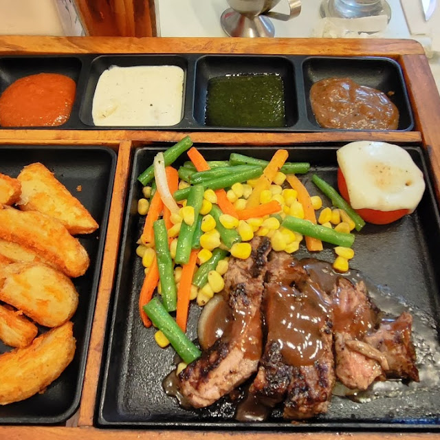 Combo Premium 2 Tenderloin with Potato Wedges